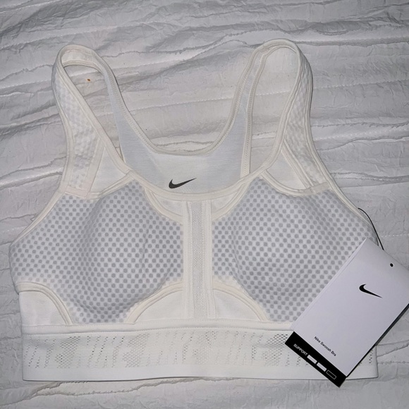 CUTE NIKE SPORTS BRA✨NEW - Picture 2 of 4